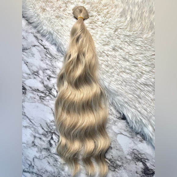 Human hair blend #613 Light blonde Clip in Hair Extensions for Women - Picture 2 of 9